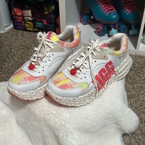 UGG Ice Cream Cherry on Top Platform sneaker size 9